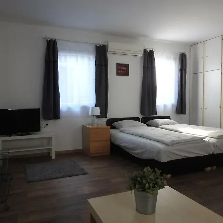 Akali Studio Balatonakali