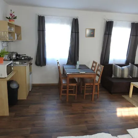 Akali Studio * Balatonakali