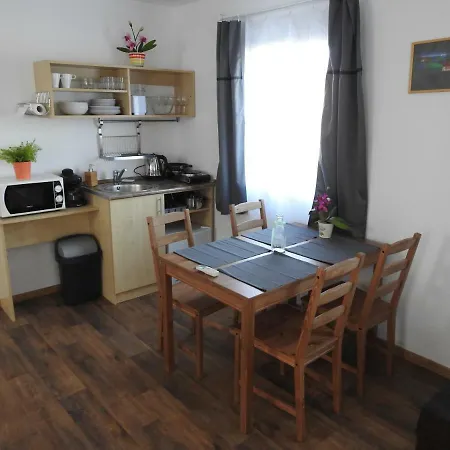 Akali Studio * Balatonakali