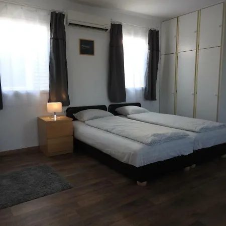 Akali Studio * Balatonakali