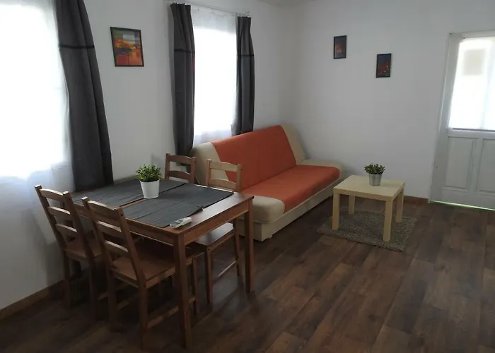 Akali Studio Балатонакали