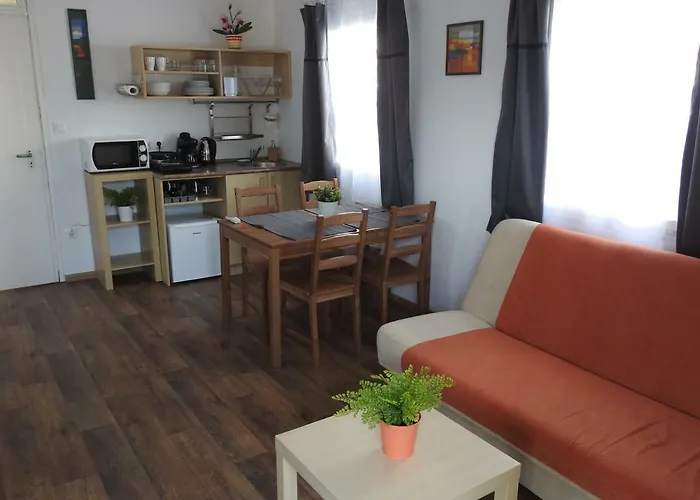 Akali Studio * Балатонакали