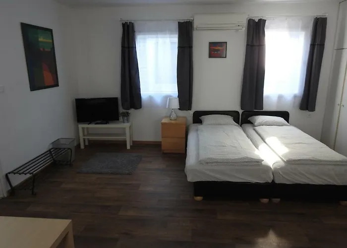 Akali Studio Балатонакали