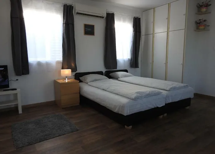 Akali Studio * Балатонакали